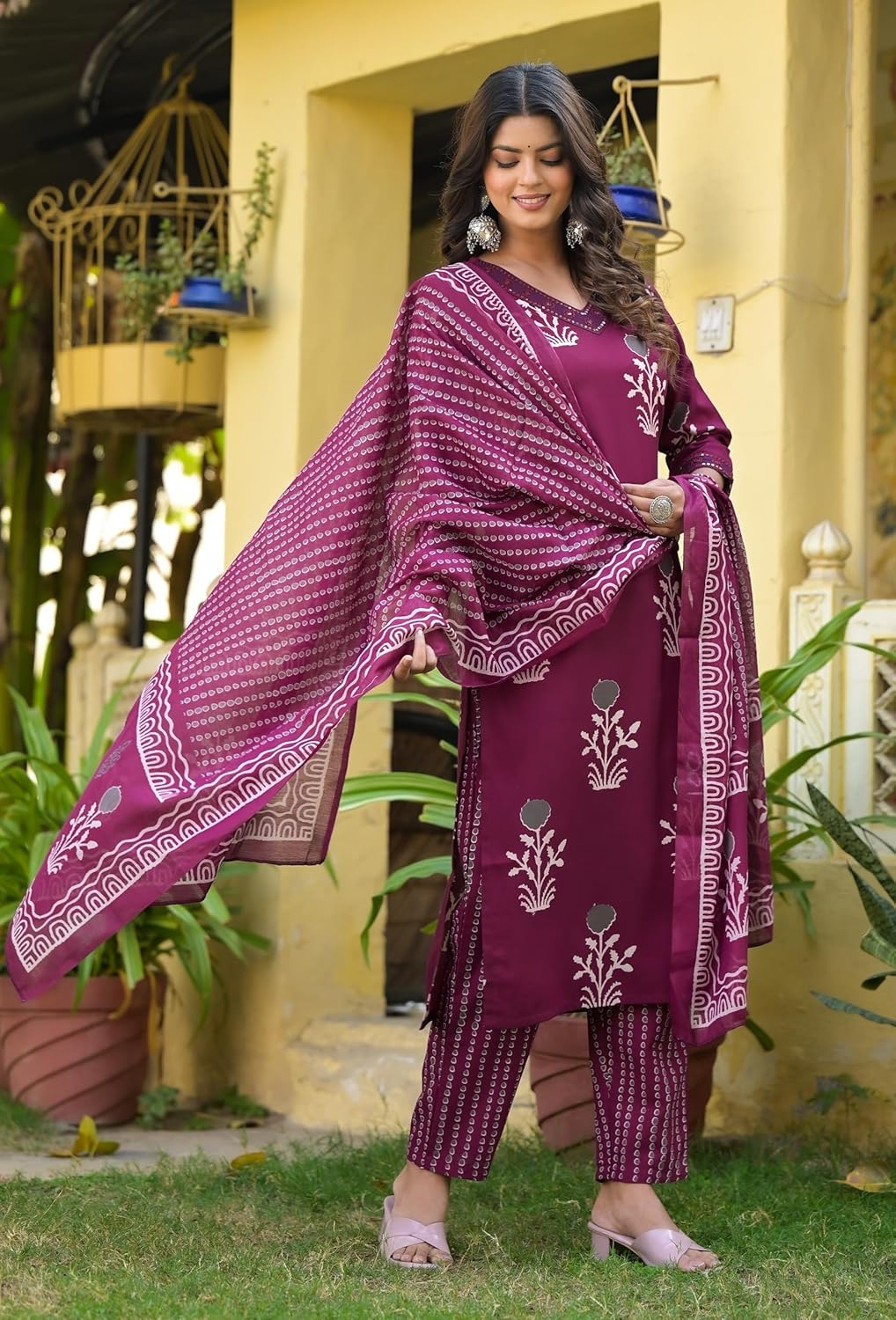 Women's Viscose Straight Printed Kurta And Pant Set With Dupatta - Image 5