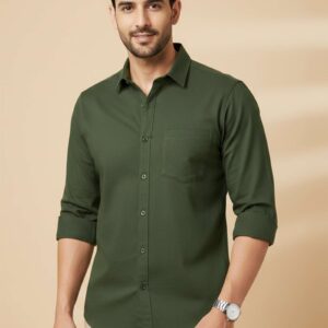 Men Regular Fit Solid Spread Collar Casual Shirt